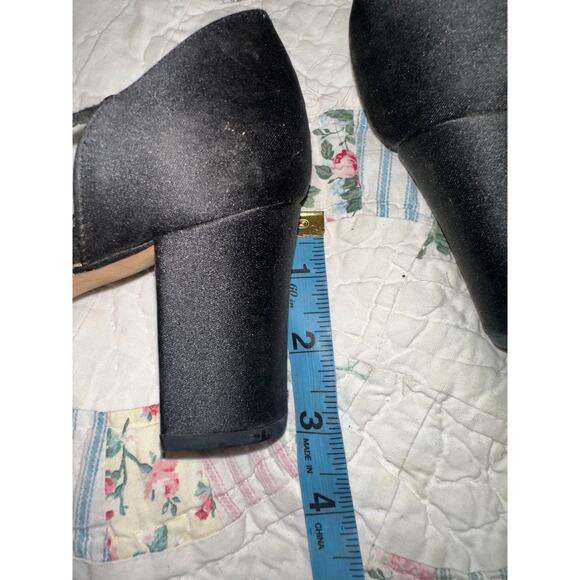 VINTAGE UNWORN BLACK SATIN MARY JANE PUMPS SHOES 8 - Picture 4 of 4